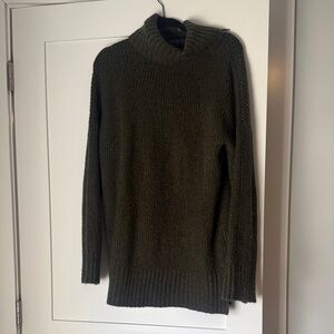 Jessica Simpson Olive Green Turtleneck Sweater size medium